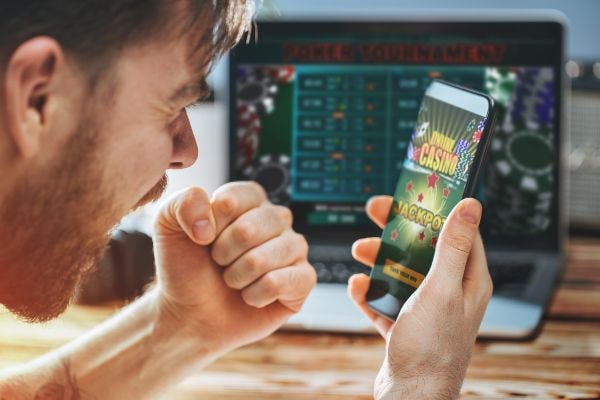 Layar keamanan akun suryajp dengan opsi verifikasi dua faktor dan pengaturan privasi